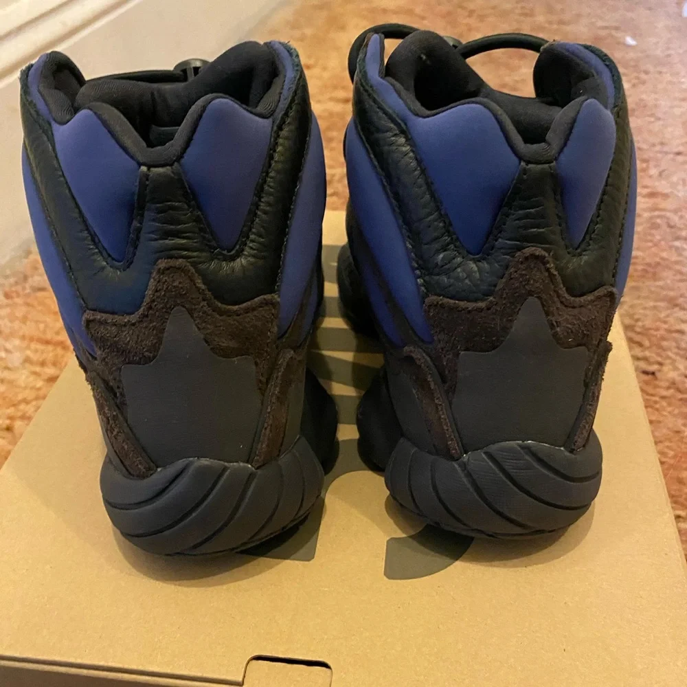 Adidas Yeezy 500 - Picture 5 of 5